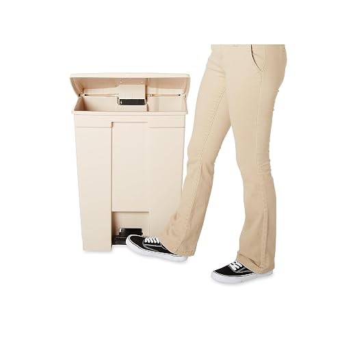 Rubbermaid Commercial Products Step-On Lid Trash Can, Hands-Free Sanitary Use - Image 5