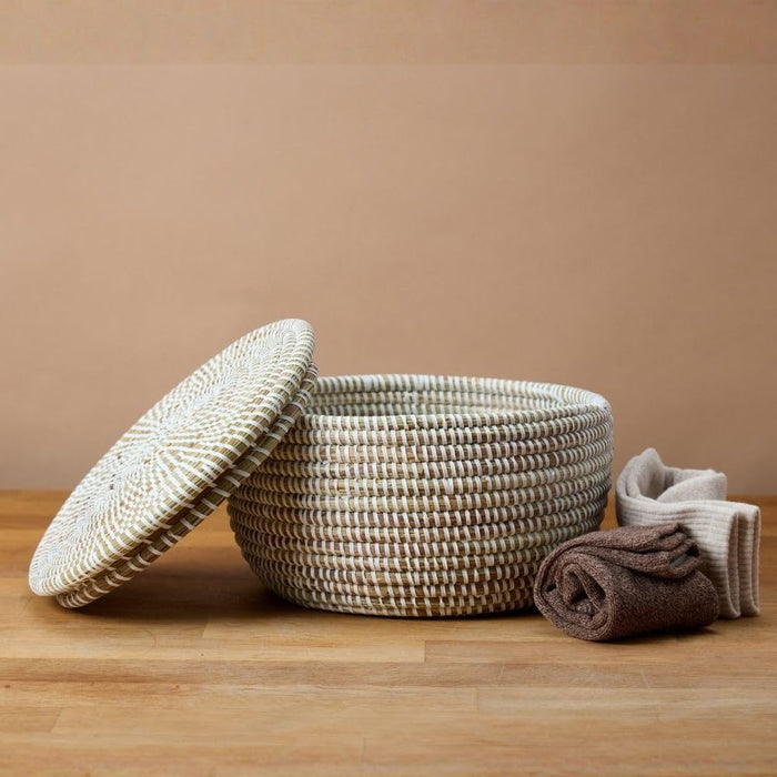 Small Woven Basket with Lid, White, Flat Lid, 10 Inch Wide