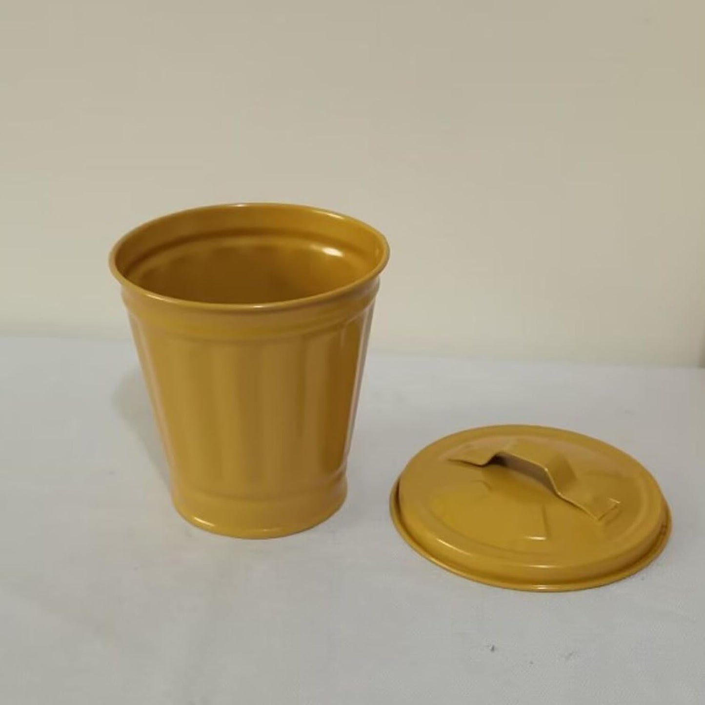 Innovative Iron Themed Trash Bin Household Rubbish Container Small Wastebasket Decorative Iron Trash Can