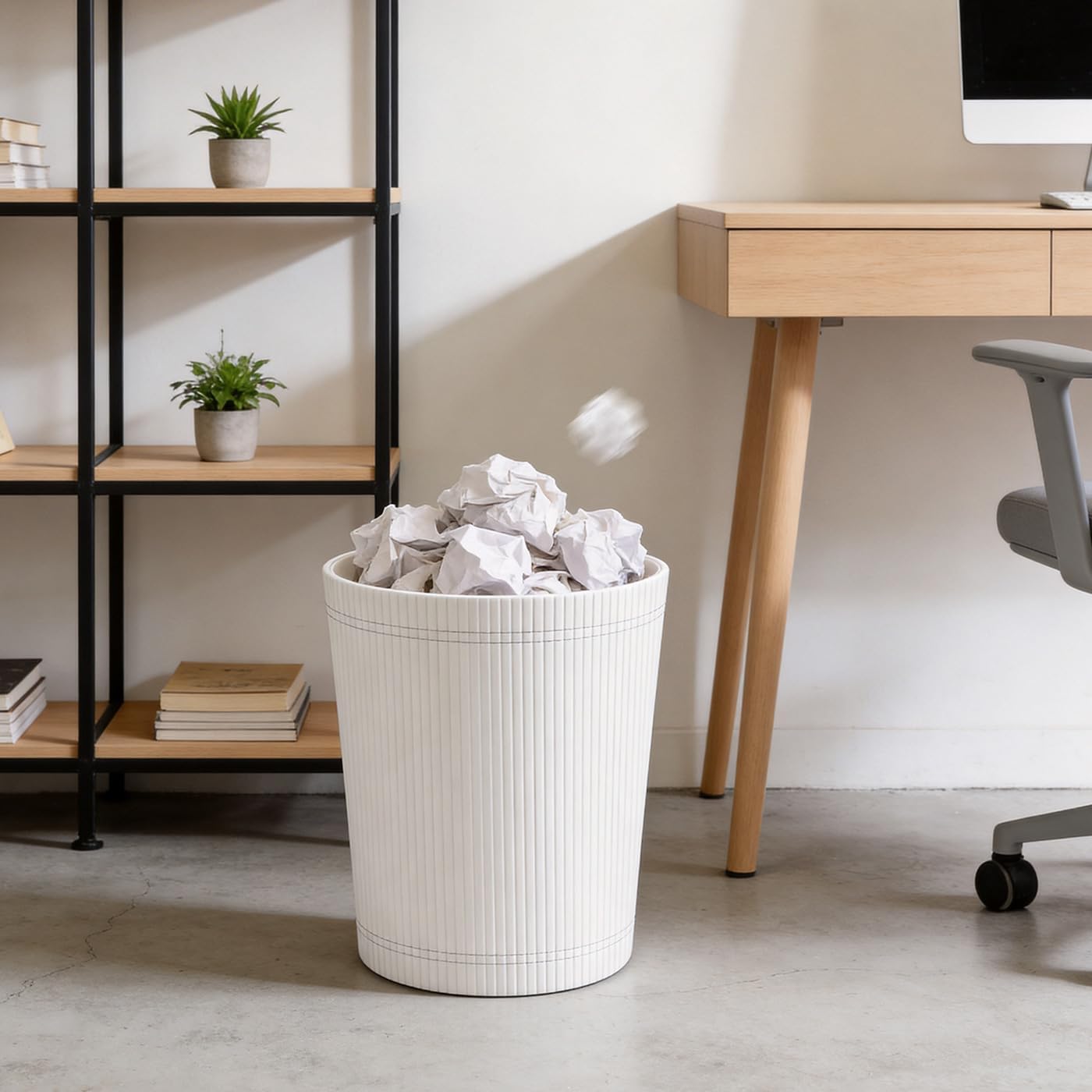 GORESE Pu Leather Trash Can, 2.6 Gallon Wastebasket, Small Wastepaper Basket for Office, Bedroom, Living Room, Round Trash Bin Home Decor, Cream White