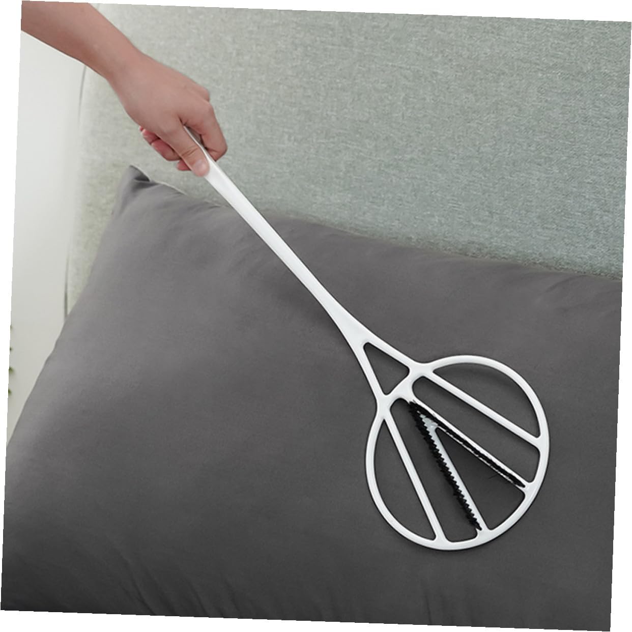 KICHOUSE Quilt Dust Cleaning Tool with Long Handle, White Quilt Beater for Dust Removal and Fluffing, Household Cleaning Duster for Bedding Down Jackets