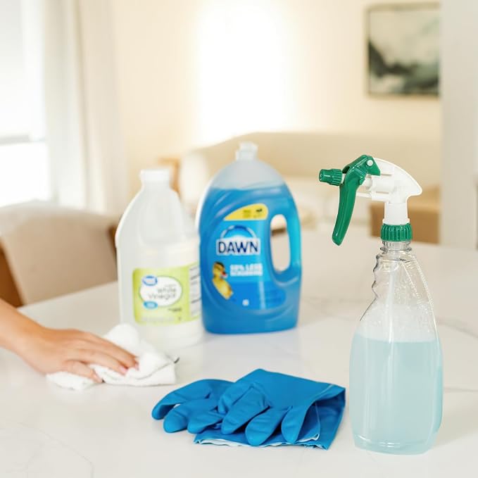 Heluva Green Heavy Duty 24oz Clear Plastic Spray Bottles - Image 8