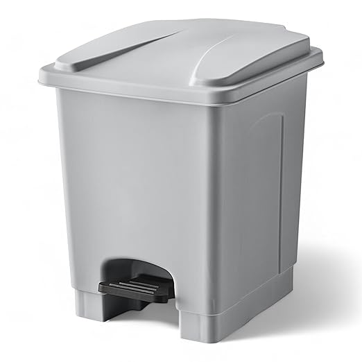 PRO&Family Step-On Trash Can by PRO%26Family