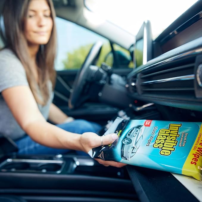 Invisible Glass 90161-3PK Large Glass Cleaning Wipes - Image 2