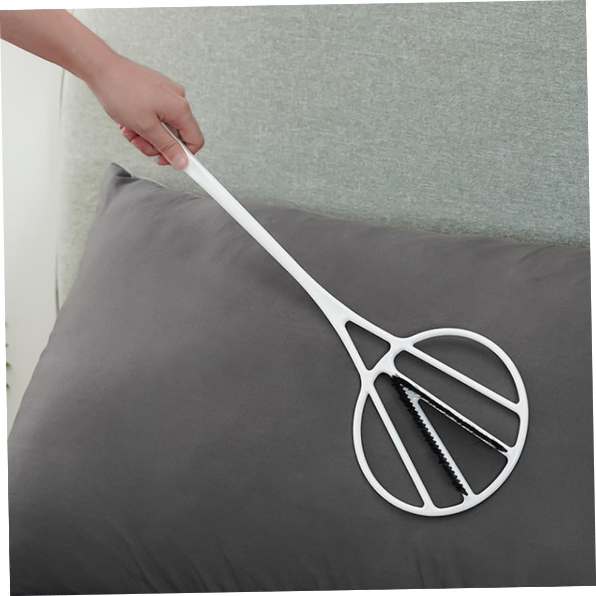 VICASKY Quilt Cleaning Tool with Long Handle for Dust and Mattress Dust Removal White Quilt Duster for Household Cleaning Suitable for Drying Down Duvet Care