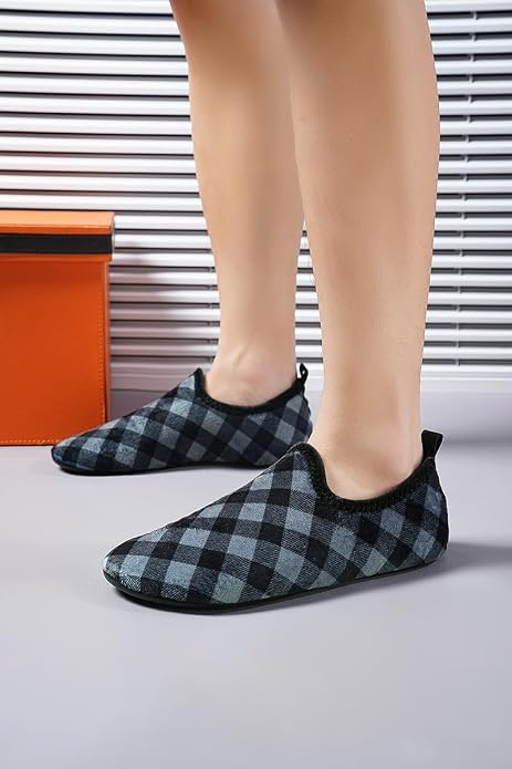 QZKDM Lightweight Slip on Grip Indoor House Slippers Barefoot Non Slip Home - Image 4