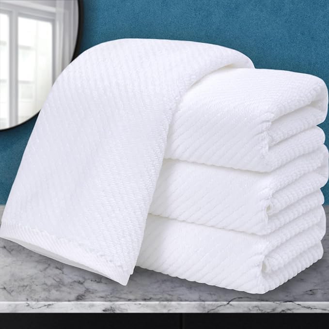 VOOVA & MOVAS White Hand Towels by VOOVAMOVAS