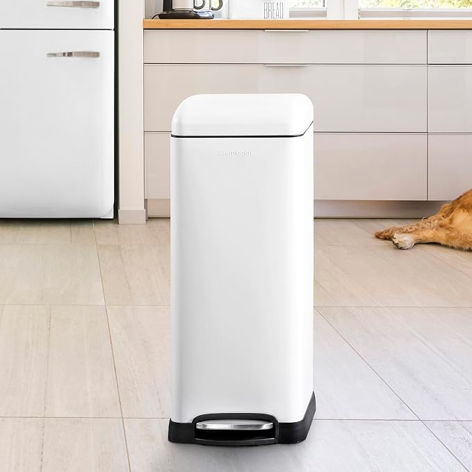 happimess HPM1007A Betty Retro 8-Gallon Step-Open Trash Can - Image 2