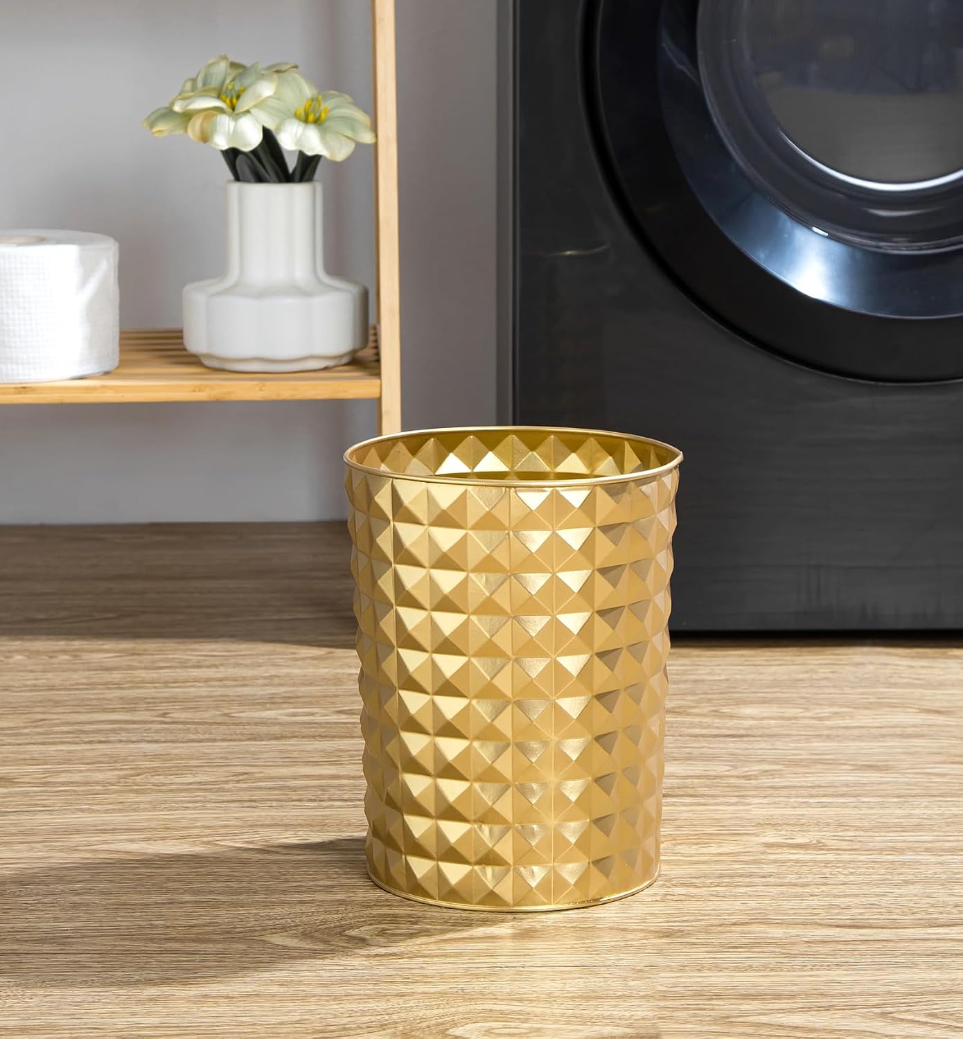 Venalys Small Round Metal Trash Can Wastebasket, Decorative Diamond Pattern Garbage Can Waste Paper Bin, Modern Farmhouse Round Trash Bin for Bathroom, Bedroom, Kitchen and Office (Gold)