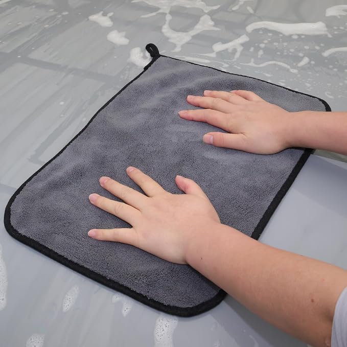 Premium Dual-Sided Microfiber Car Cleaning Towel – 15.5" x 11.8" Scratch-Free - Image 4