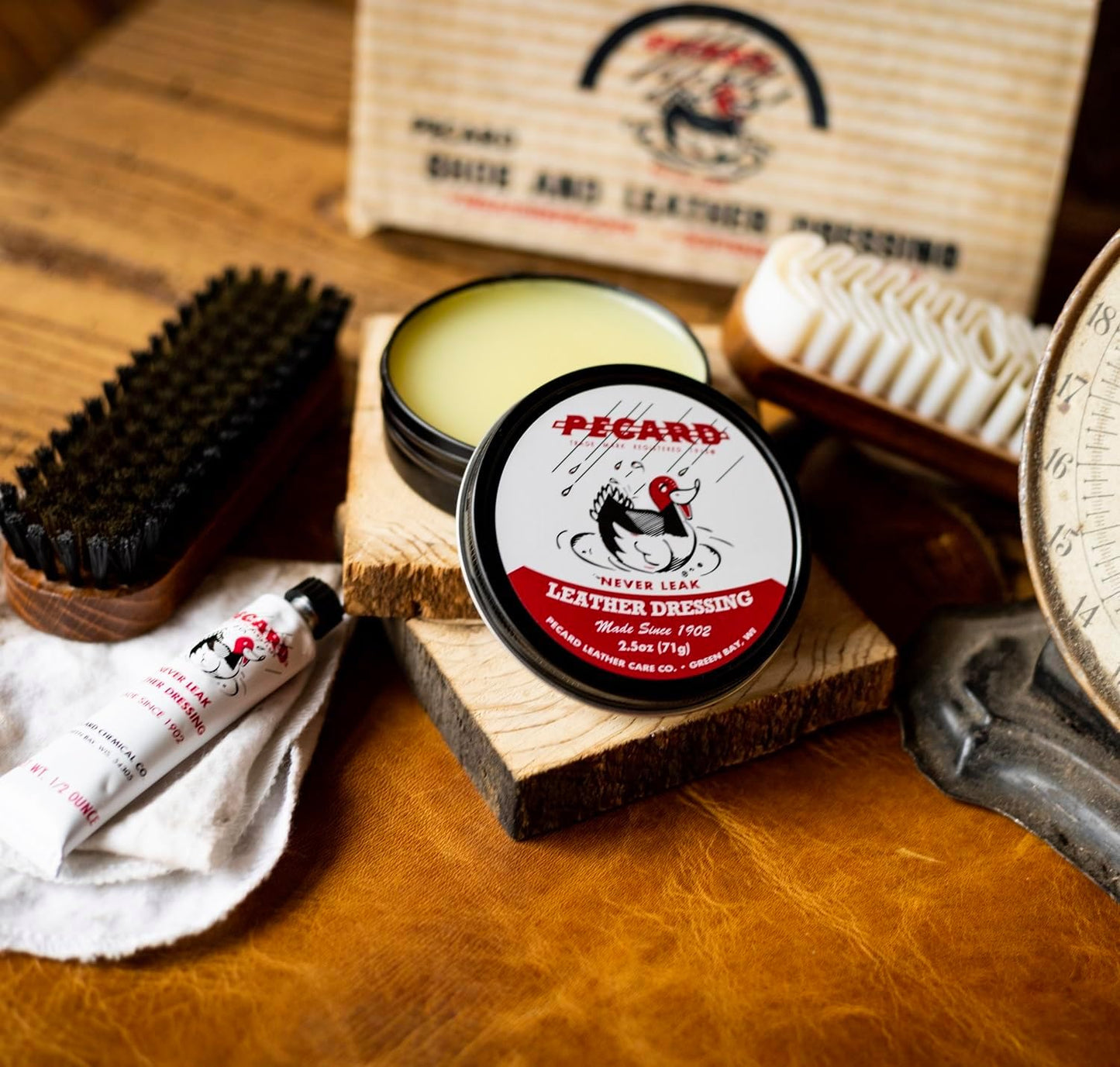 Antique Leather Dressing 6 oz – Waterproofs, Restores, and Preserves Vintage and Exotic Leathers – Ideal for Oil-Tanned and Chrome-Tanned Leather Goods