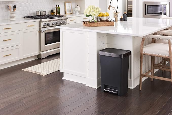 Rubbermaid Premier Series III Step-On Trash Can - Image 3