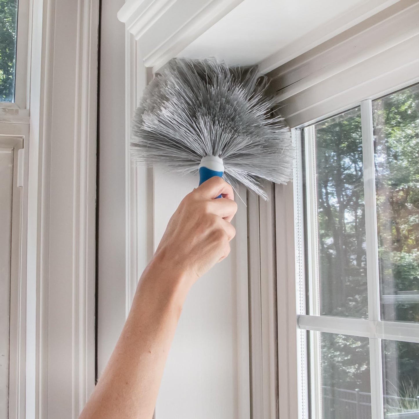 Unger Cobweb & Corner Duster – Dusters for Cleaning, Compatible with Telescopic Poles, Dusting Tools, Great for Ceilings, Moldings, HVAC & Floor Vents, and Corners, White/Black