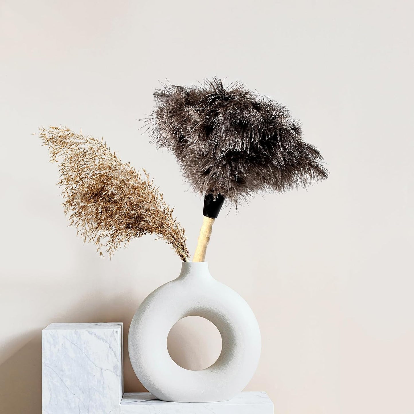 2pcs Ostrich Feather Dusters Natural Feathers Duster with Wooden Handle Natural Ostrich Feathers for Home Cleaning and Office Finishing Duster(2pcs，Length14”