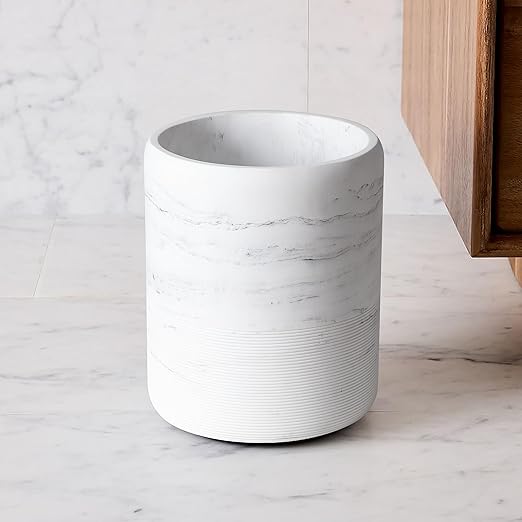 Bathroom Trash Can by QLDESIGN