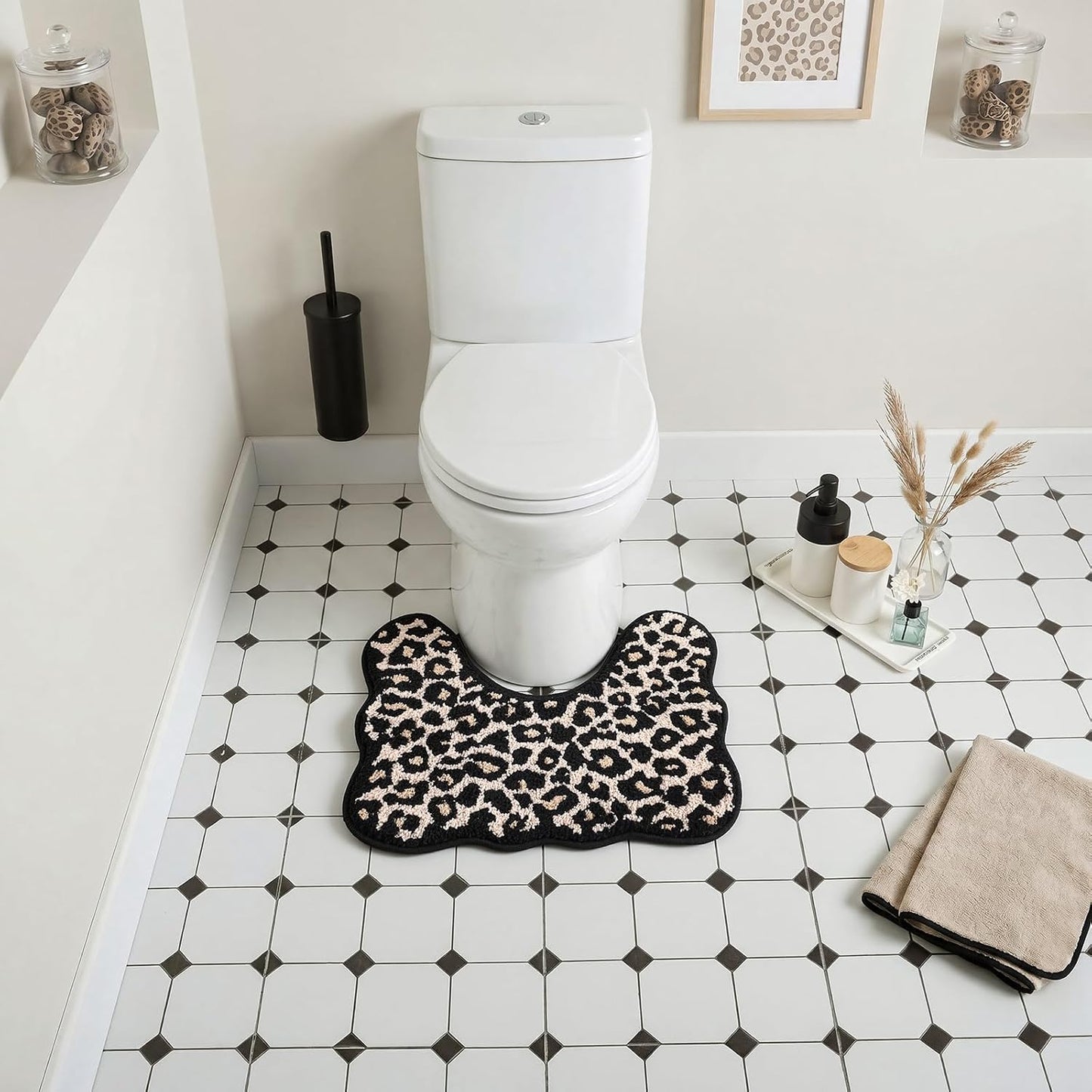Cheetah Print Toilet Rug U Shaped Scalloped Leopard Bathroom Rug Luxury Non Slip Absorbent Washable Toilet Mat Soft Plush Bat Mat Leopard Bathroom Decor