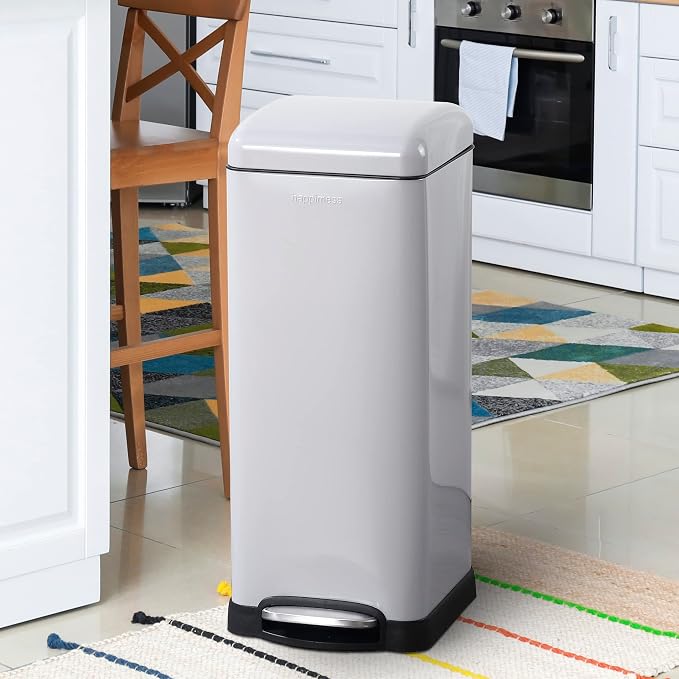 happimess HPM1007C Betty Retro 8-Gallon Step-Open Trash Can - Image 2