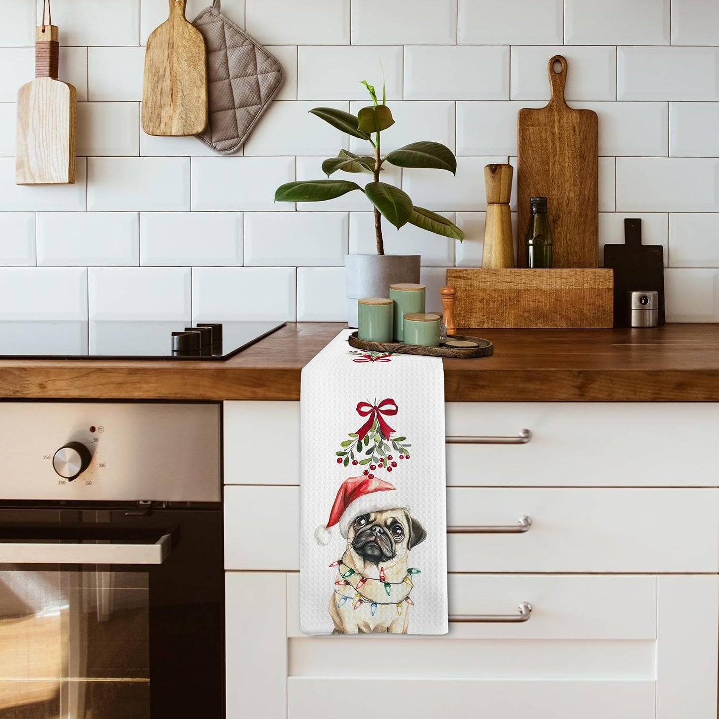 Funny Christmas Pug Dog Kitchen Towels, Pugs Gifts for Pugs Lovers Women Kids Men, Mistletoe Pug Christmas Ornament Decor Dish Hand Tea Towels Accessories Stuff for Bathroom Kitchen, 16x24 In