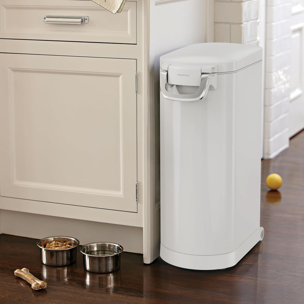 simplehuman X-Large Pet Food Storage Container, Holds 36-44 lb / 16-20 kg of ...
