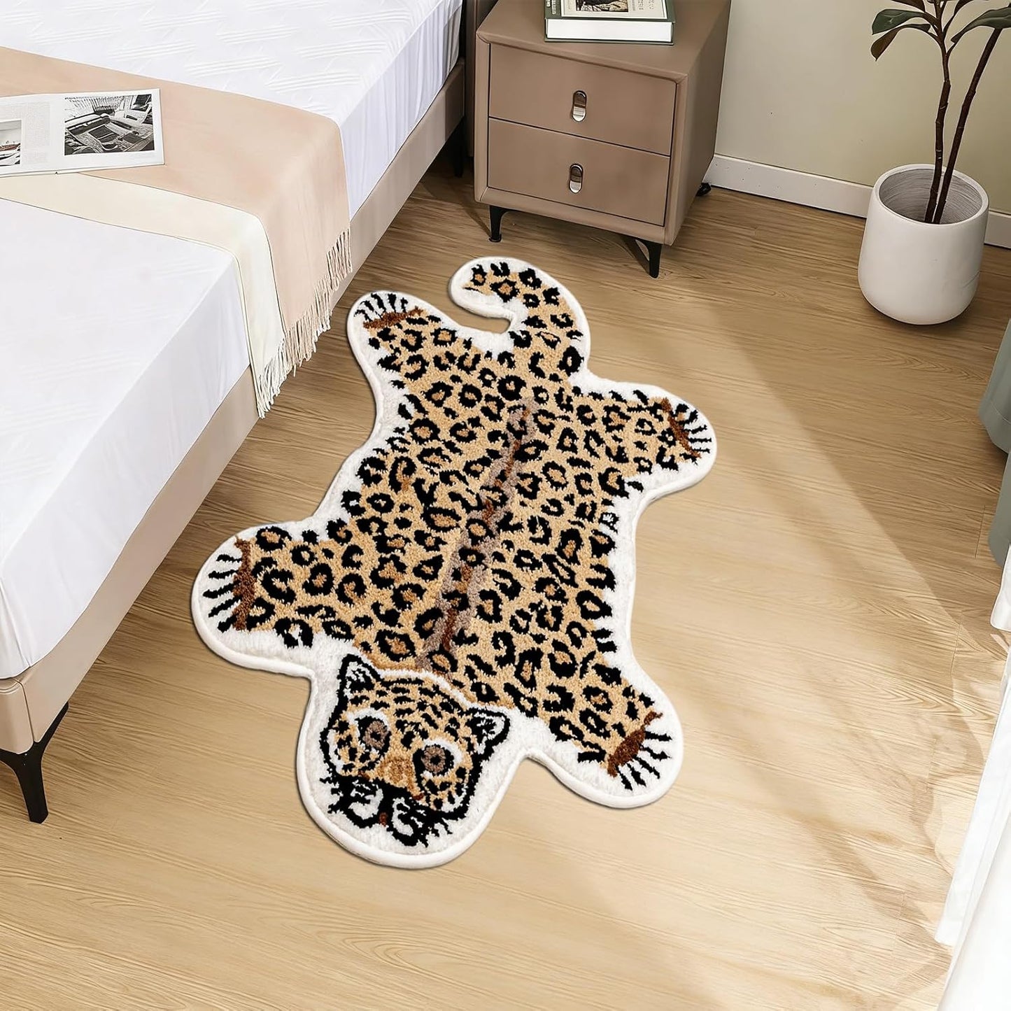 Leopard Bath Mat for Bathroom,Cute Cartoon Bathroom Rug Brown Non-Slip Animal Shaped Door Mat Washable Absorbent Bathtub Shower Rugs 24x40 Inch