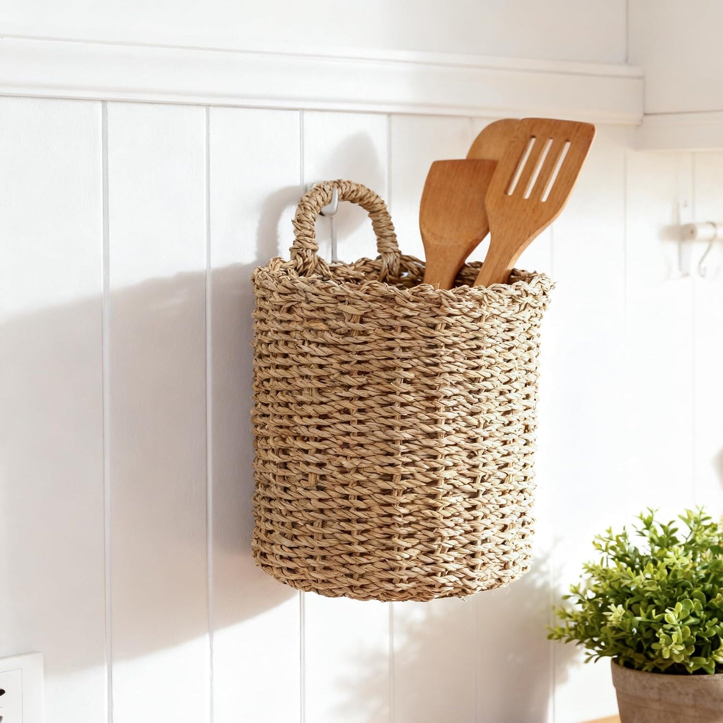 KINGWILLOW Seagrass Hanging front door decor Wall Basket | Handwoven Wall Mount Storage Basket for Bathroom Kitchen Entryway Living Room Lightweight Organizer for Small Plants Mail