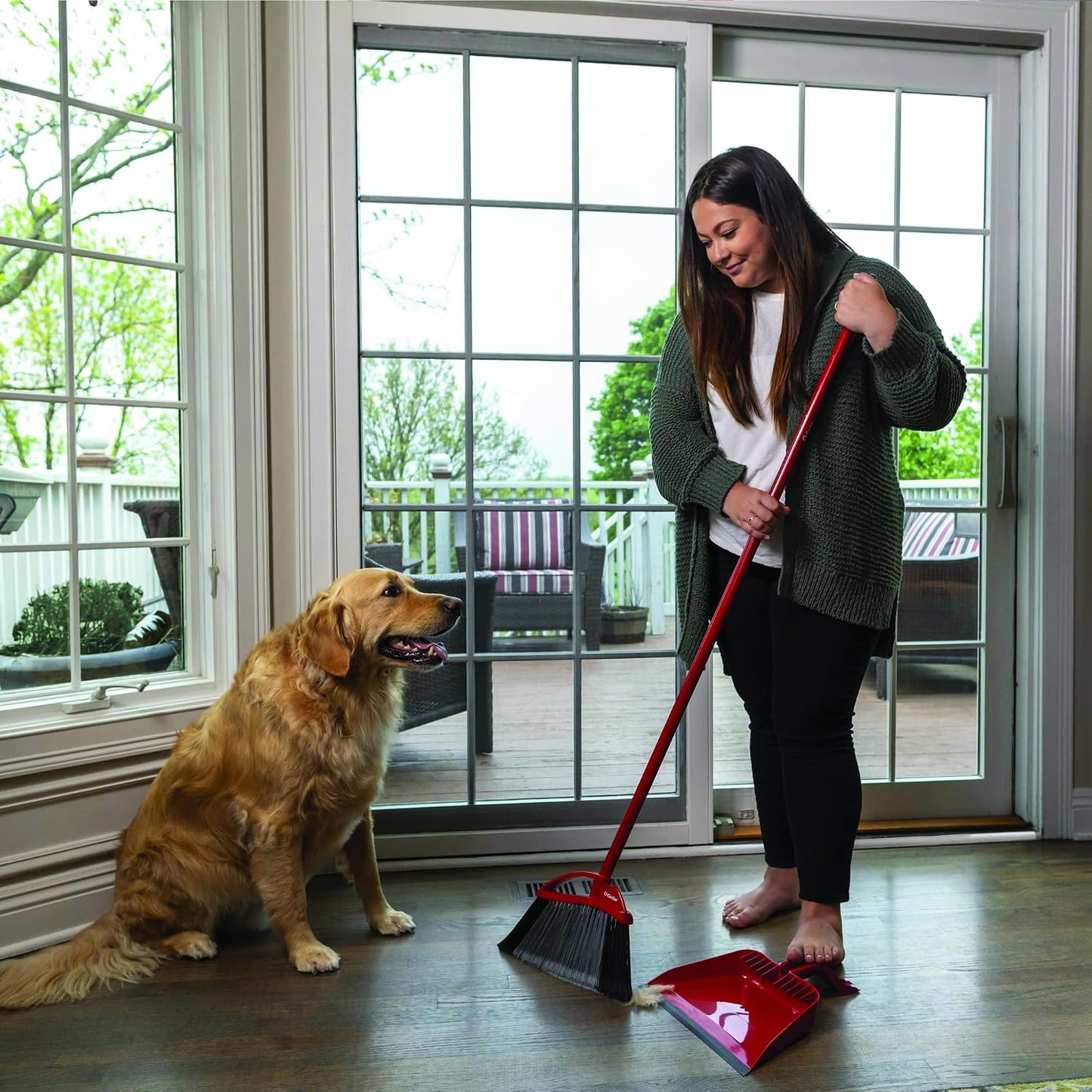 O-Cedar Pet Pro Broom with Step-On Dustpan | Remove 99% with One Sweep | Removes 3 Times More Pet Hair | Quiet Cleaning Tool for Cat and Dog Owners