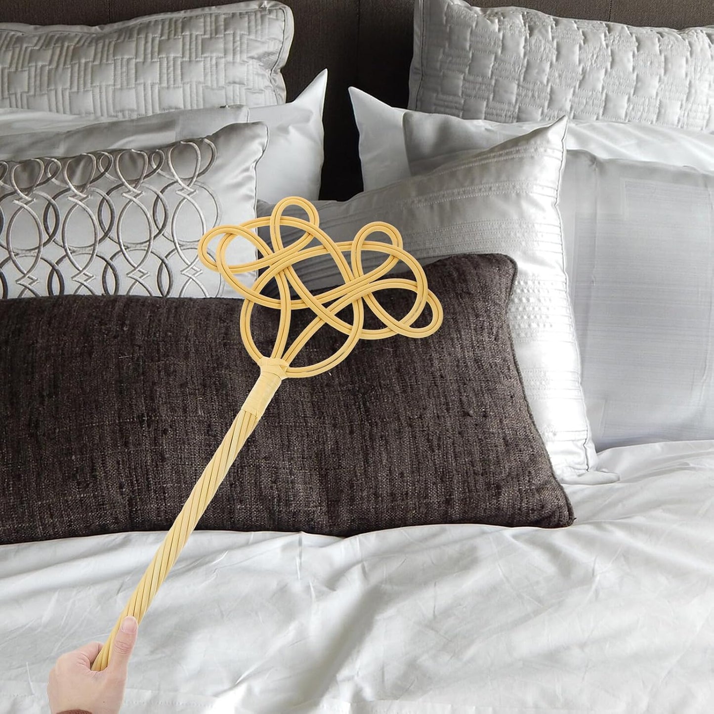 VOSAREA Long Handle Quilt Duster with Rattan Imitation Paddle, Manual Carpet and Blanket Dust Cleaner for Home Cleaning,