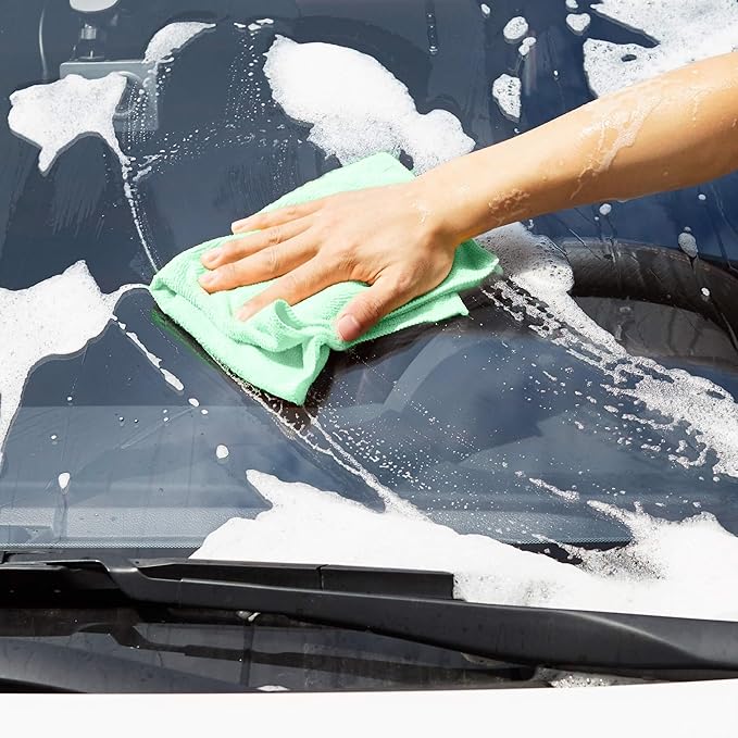 Amazon Basics Microfiber Cleaning Cloths, Non-Abrasive, Reusable and Washable - Image 4