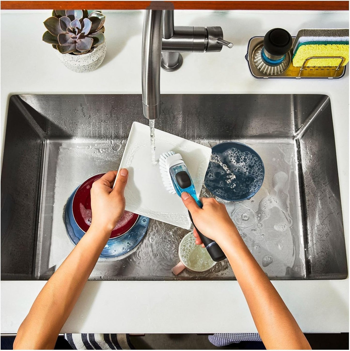 OXO Good Grips Soap Dispensing Dish Brush