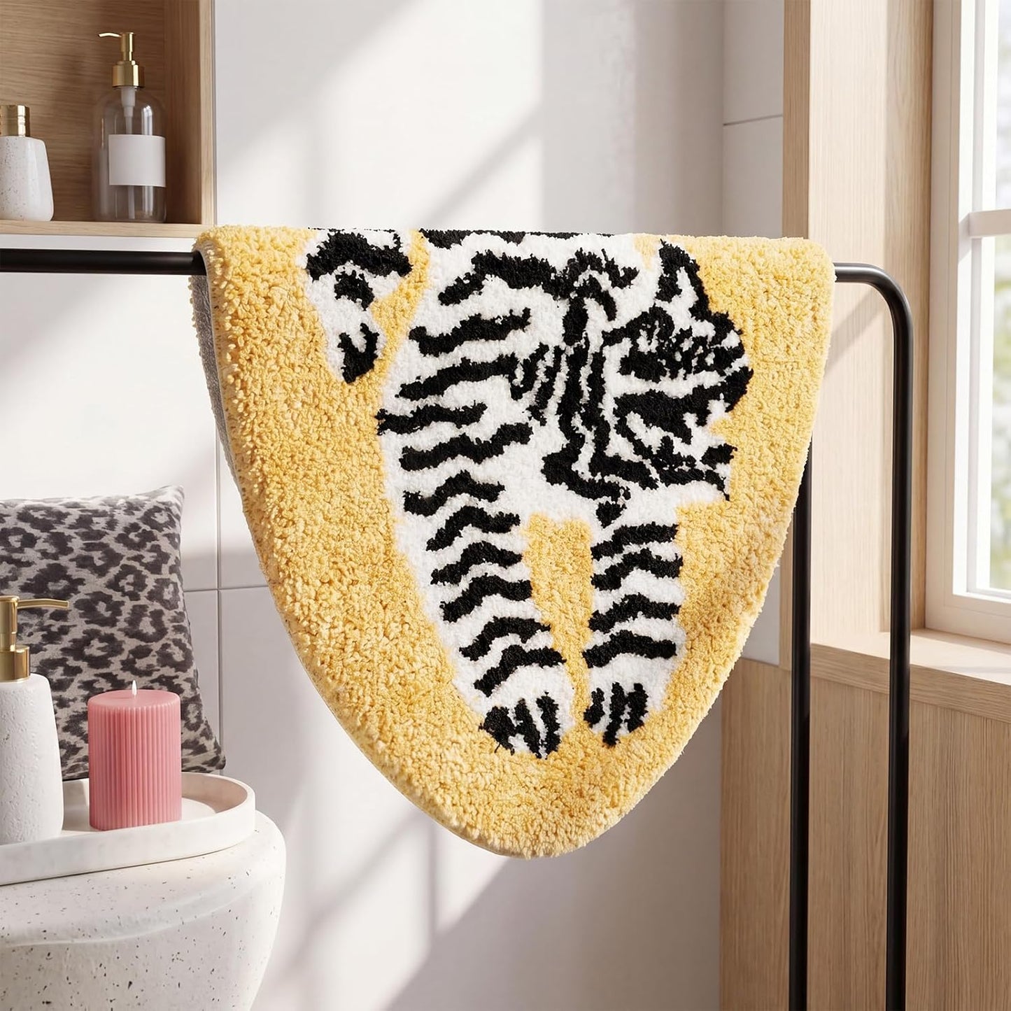 Tinideya 31 x 20 Inch Oval Tiger Bath Rug Yellow Tiger Floor Mat Soft Plush Absorbent Non Slip Bathroom Door Mat for Bathroom Shower Bedroom Living Room Animal Print Home Decoration