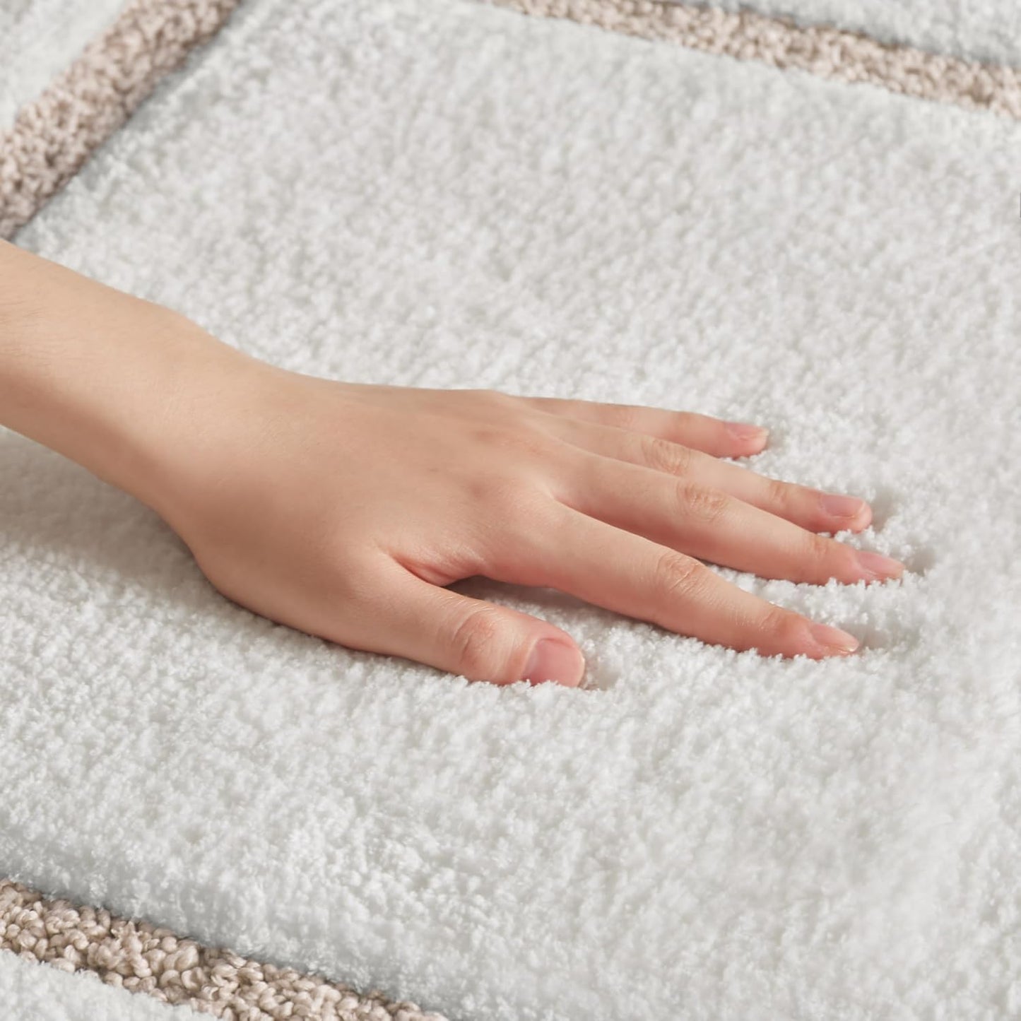 Madison Park Roan Bath Rug 17x24, Thick Absorbent Microfiber Bathroom Mat, Non Slip TPR Backing, Machine Washable, Oeko-TEX Certified, Hotel-Inspired Tufted Plush Design, Beige