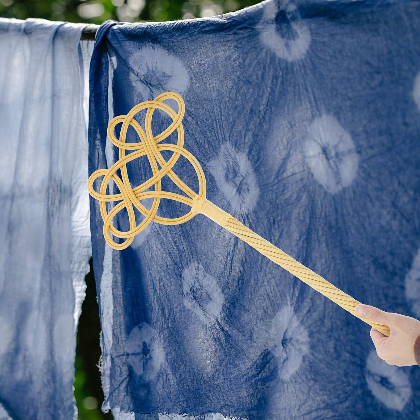 VOSAREA Long Handle Quilt Duster with Rattan Imitation Paddle, Manual Carpet and Blanket Dust Cleaner for Home Cleaning,