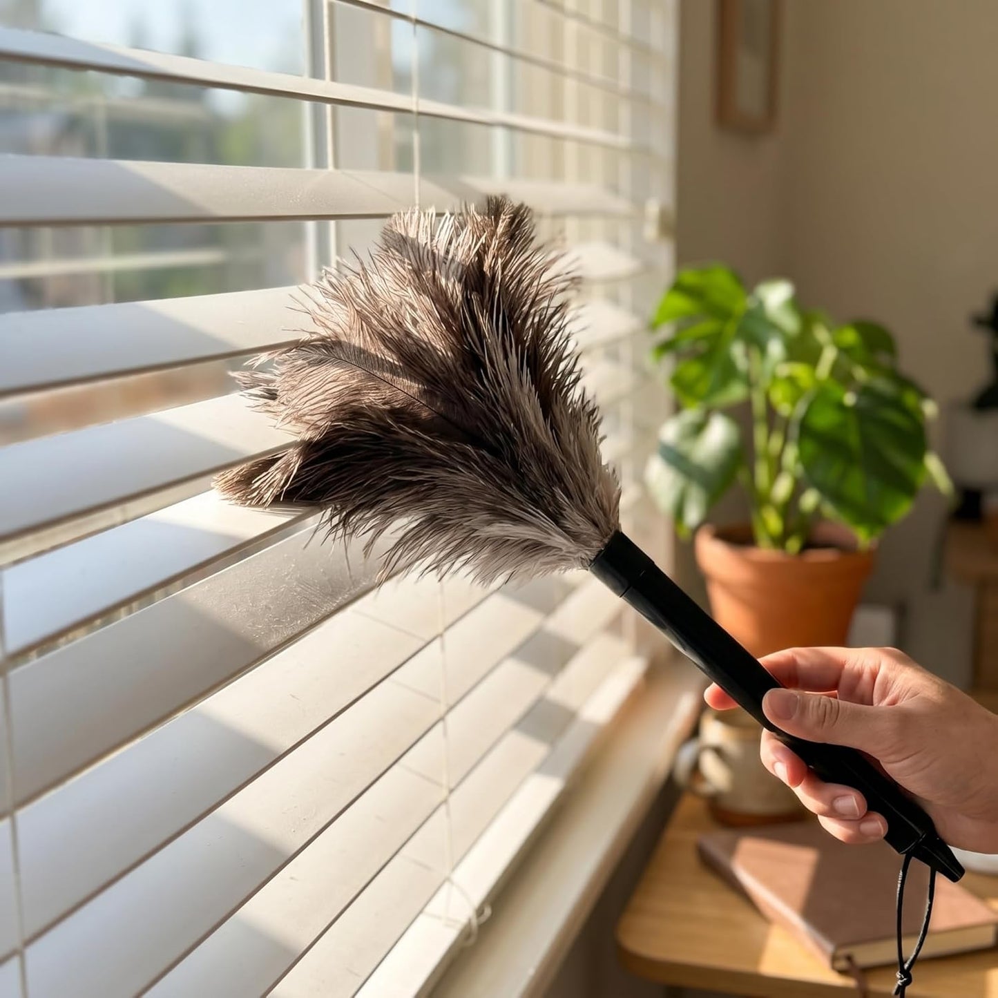 2 Pcs Ostrich Feather Duster Retractable Feather Dusters for Cleaning, Washable, Handheld Duster for Home, Car, Office, Desk, Blinds & Keyboard