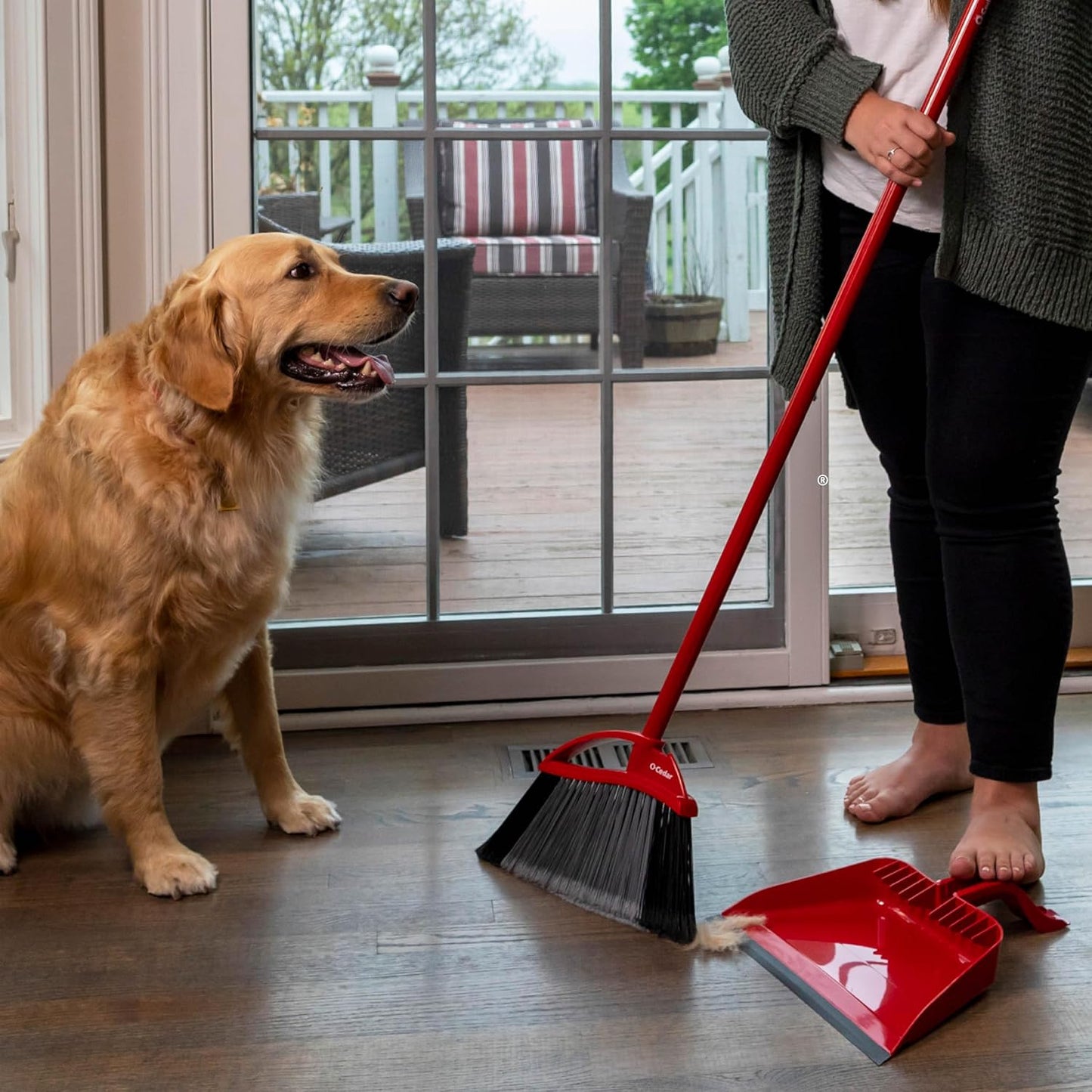 O-Cedar Pet Pro Broom with Step-On Dustpan | Remove 99% with One Sweep | Removes 3 Times More Pet Hair | Quiet Cleaning Tool for Cat and Dog Owners