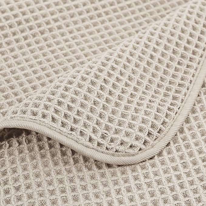 POLYTE Microfiber Oversize Quick Dry Lint Free Bath Towel, 60 x 30 in, 4 Pack - Image 3