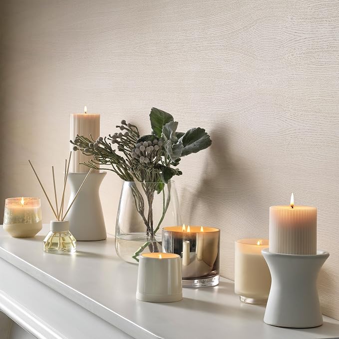 ILLUME Refillable Boxed Glass Candle, Winter White - Image 9