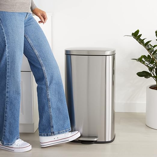 Amazon Basics Smudge Resistant Rectangular Trash Can - Image 6