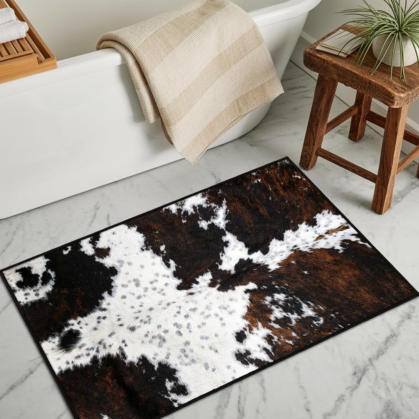 Western Cow Print Bathroom Mat 20x32in Cowhide Soft Thin Bathroom Rugs Fit Under Door Absorbent Non Slip Washable Bath Rugs for Bathtub Shower Sink (Black, 20x32in)