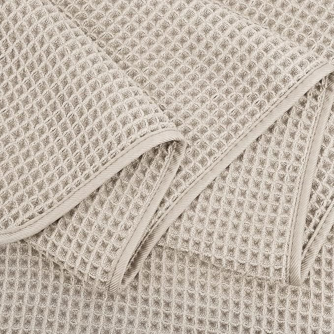 POLYTE Microfiber Oversize Quick Dry Lint Free Bath Towel, 60 x 30 in, 4 Pack - Image 4